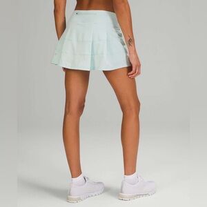 Women’s Lululemon Pace Rival Mid-Rise Delicate Mint Green Pleated Skirt Size 14